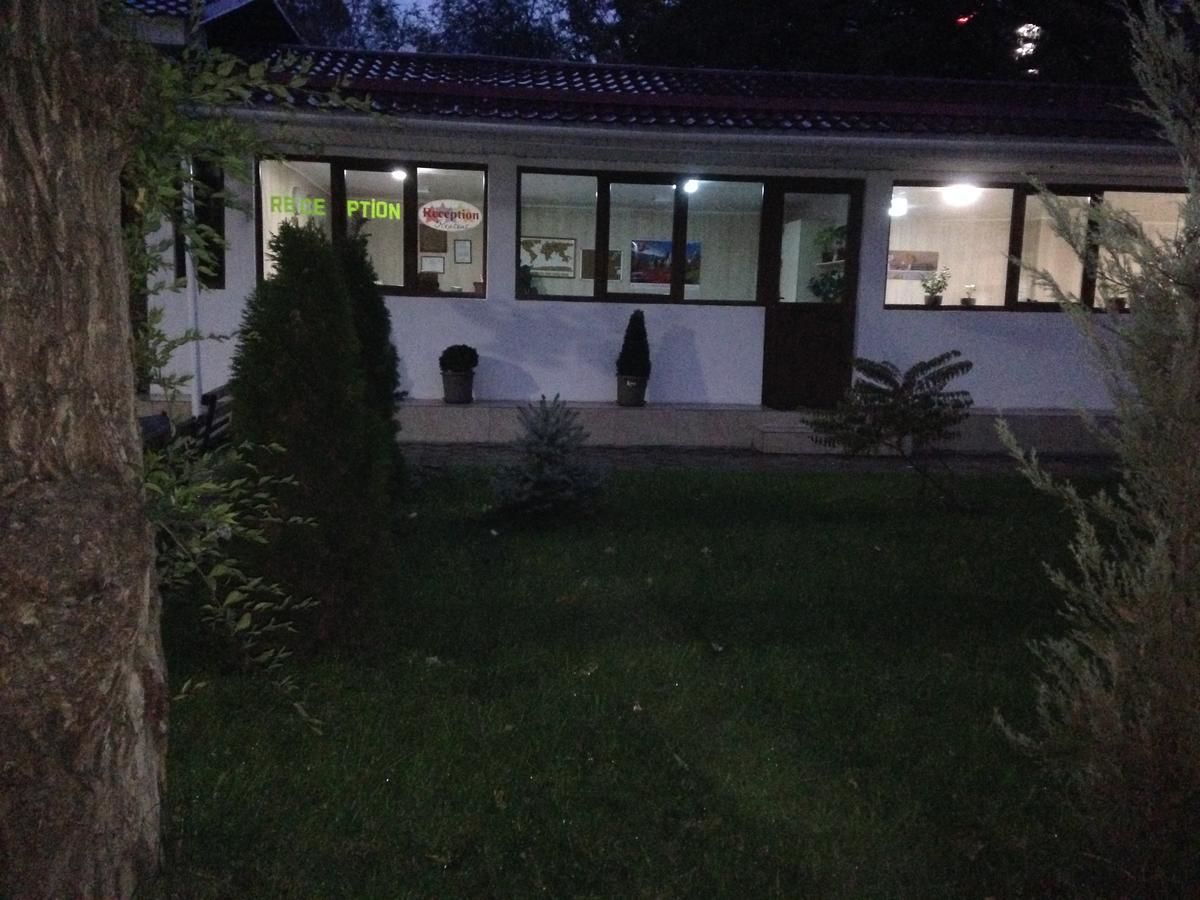 Хостелы Almaty Five Seasons Hotel&Hostel Алматы-35