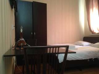 Хостелы Almaty Five Seasons Hotel&Hostel Алматы Двухместный номер эконом-класса с 1 кроватью-2