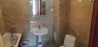 Хостелы Almaty Five Seasons Hotel&Hostel Алматы Двухместный номер «Комфорт» с 1 кроватью-10