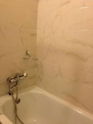 Хостелы Almaty Five Seasons Hotel&Hostel Алматы Двухместный номер «Комфорт» с 1 кроватью-14